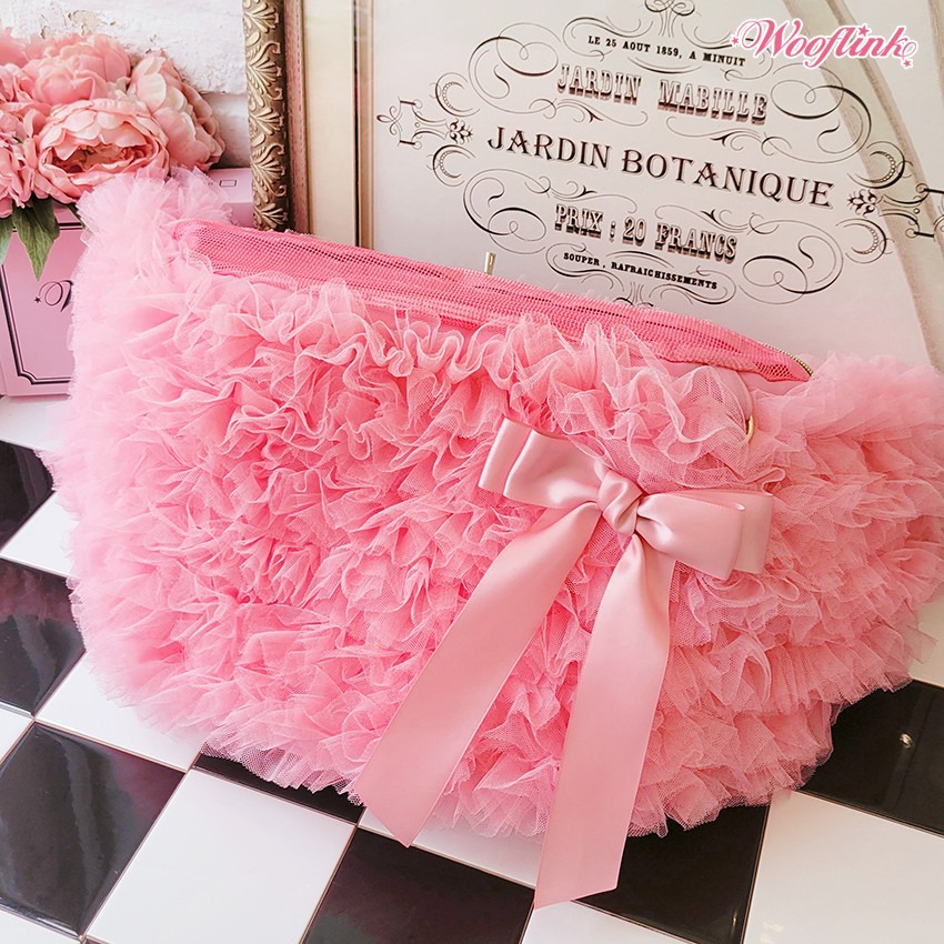 Hug Me Bag in Tulle by Wooflink - Pink dog carrier, hug me bag in tulle, tulle bag, pet carrier, ;pet, bag, wooflink carrier, wooflink bag, wooflink carrire, holy chic bag, dog carrier,pet carrier,petote, dogcarrier, petcarrier, bloomingtails dog boutique, small dog boutique,  pets, dogs, dog boutique, sale dog boutique, rolling dog carrier, dog bag, dog holder, airline approved, pet store, dog store, large dog clothes, pet clothes, doggie couture, new dog carrier, new dog sales, new pet sales, shop sale dogs, dog stores, shop local, clearance dog stuff, pet stuff