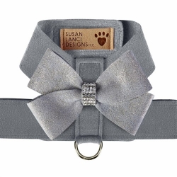 Platinum Tinkie Harness with Glitzerati Nouveau Bow Roxy & Lulu, wooflink, susan lanci, dog clothes, small dog clothes, urban pup, pooch outfitters, dogo, hip doggie, doggie design, small dog dress, pet clotes, dog boutique. pet boutique, bloomingtails dog boutique, dog raincoat, dog rain coat, pet raincoat, dog shampoo, pet shampoo, dog bathrobe, pet bathrobe, dog carrier, small dog carrier, doggie couture, pet couture, dog football, dog toys, pet toys, dog clothes sale, pet clothes sale, shop local, pet store, dog store, dog chews, pet chews, worthy dog, dog bandana, pet bandana, dog halloween, pet halloween, dog holiday, pet holiday, dog teepee, custom dog clothes, pet pjs, dog pjs, pet pajamas, dog pajamas,dog sweater, pet sweater, dog hat, fabdog, fab dog, dog puffer coat, dog winter ja