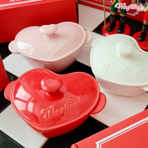 Heart Bowl with Lid by Wooflink dog bowl, pet bowl, wooflink heart bowl, with lid, ceramic bowl, pet dish, dog dosh, wofflink,dog bed, pet bed, blanket, dog blanket, pet blanket, hello doggie, bloomingtails dog boutique, pet store, dog store, pet sale, dog sale, new pet items, new pet designs, doggie couture, pet couture, pet stuff, sale, clearance, 2023 new designs dogs, dogs, obsidian blanket, pet boutique