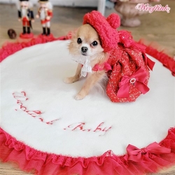 Holiday Playmat by Wooflink Roxy & Lulu, wooflink, susan lanci, dog clothes, small dog clothes, urban pup, pooch outfitters, dogo, hip doggie, doggie design, small dog dress, pet clotes, dog boutique. pet boutique, bloomingtails dog boutique, dog raincoat, dog rain coat, pet raincoat, dog shampoo, pet shampoo, dog bathrobe, pet bathrobe, dog carrier, small dog carrier, doggie couture, pet couture, dog football, dog toys, pet toys, dog clothes sale, pet clothes sale, shop local, pet store, dog store, dog chews, pet chews, worthy dog, dog bandana, pet bandana, dog halloween, pet halloween, dog holiday, pet holiday, dog teepee, custom dog clothes, pet pjs, dog pjs, pet pajamas, dog pajamas,dog sweater, pet sweater, dog hat, fabdog, fab dog, dog puffer coat, dog winter ja